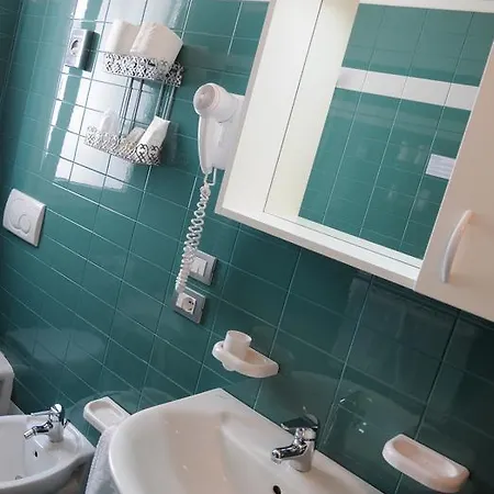 Raffaello カオルレ